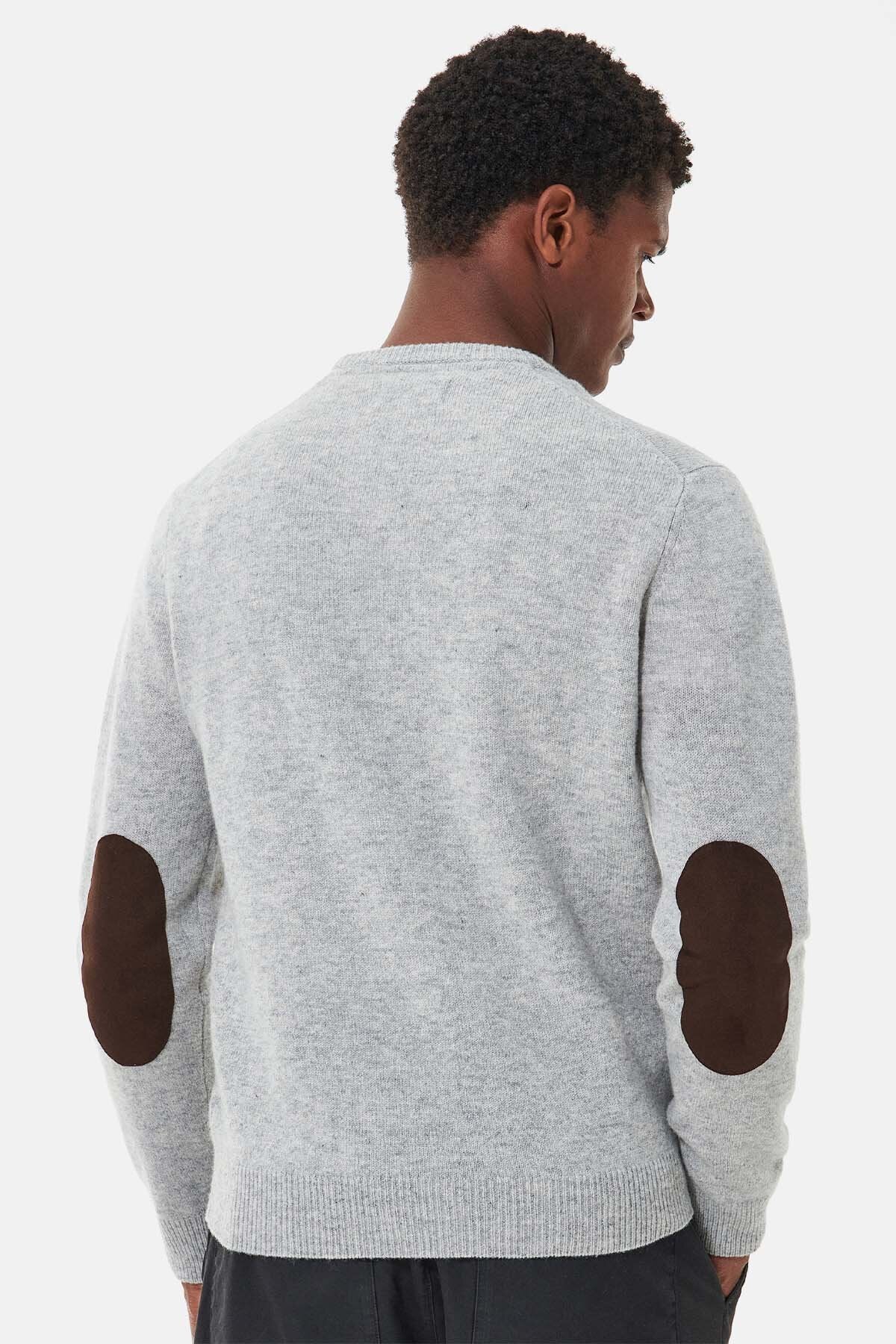 Essential Crew-Neck Sweatshirt